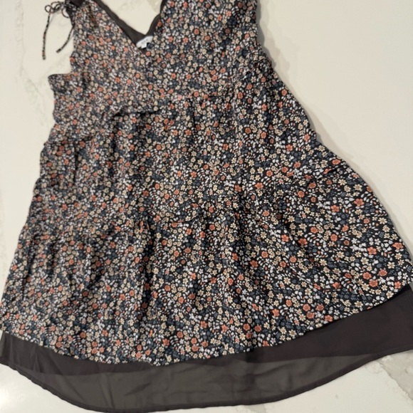 Rails Janelle Floral VNeck Tiered Mini Dress Womens Medium GrayMulti Relaxed Fit - Picture 9 of 14